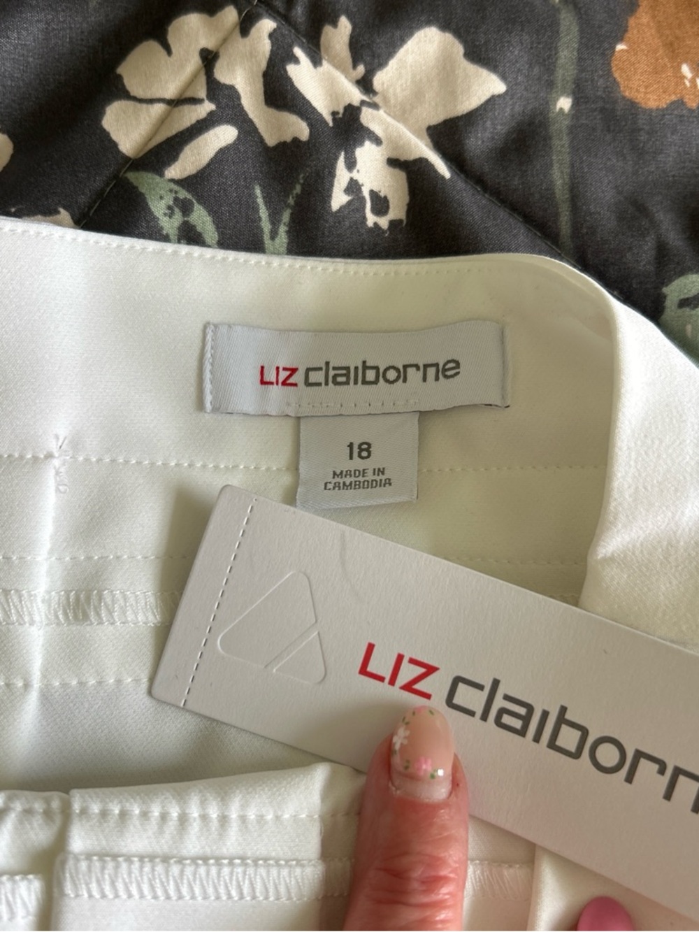 Liz Claiborne Ivory Bow Detail Skirt